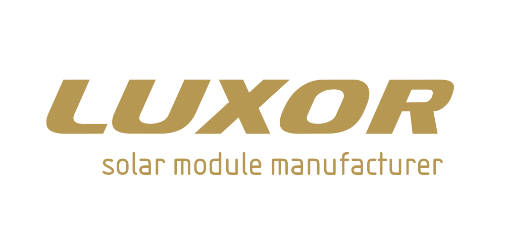 Das Logo des Solarmodulherstellers Luxor befindet sich auf weißem Hintergrund.