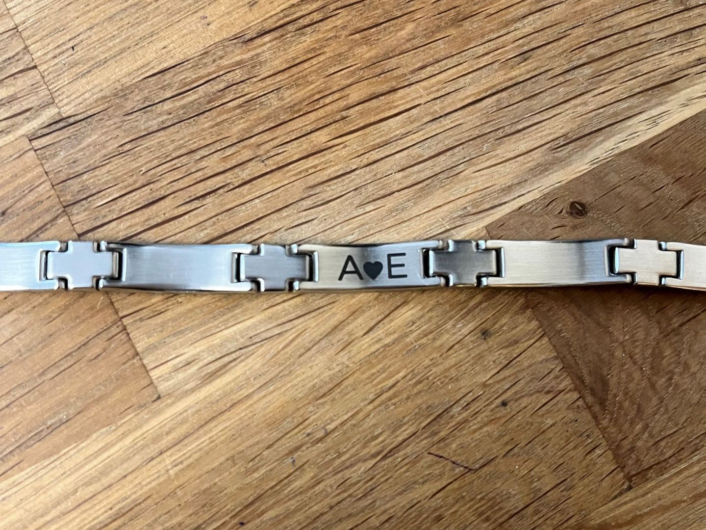 Gravure sur gourmette en inox