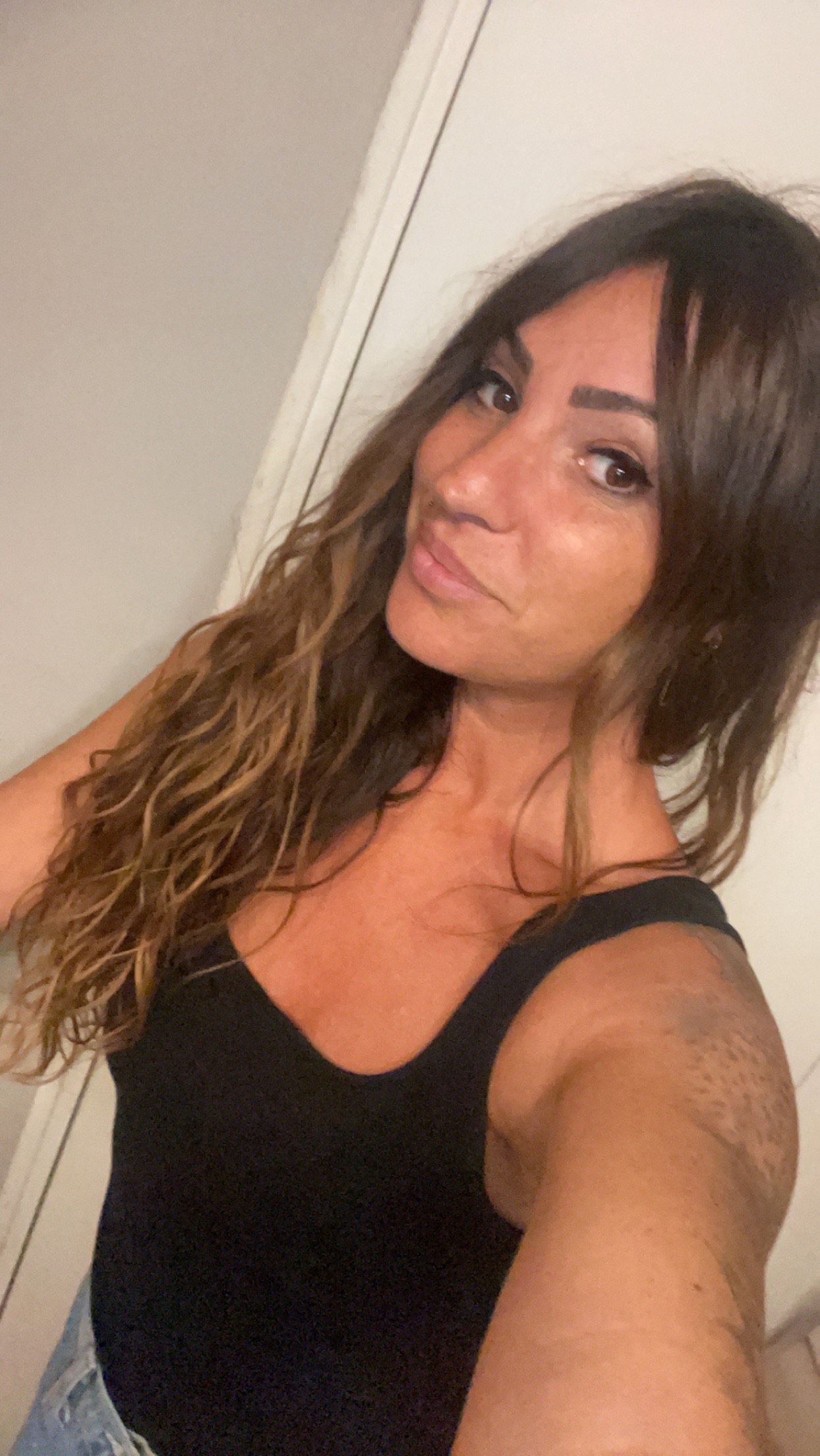 Selfie de Mylène coiffeuse et gérante du salon