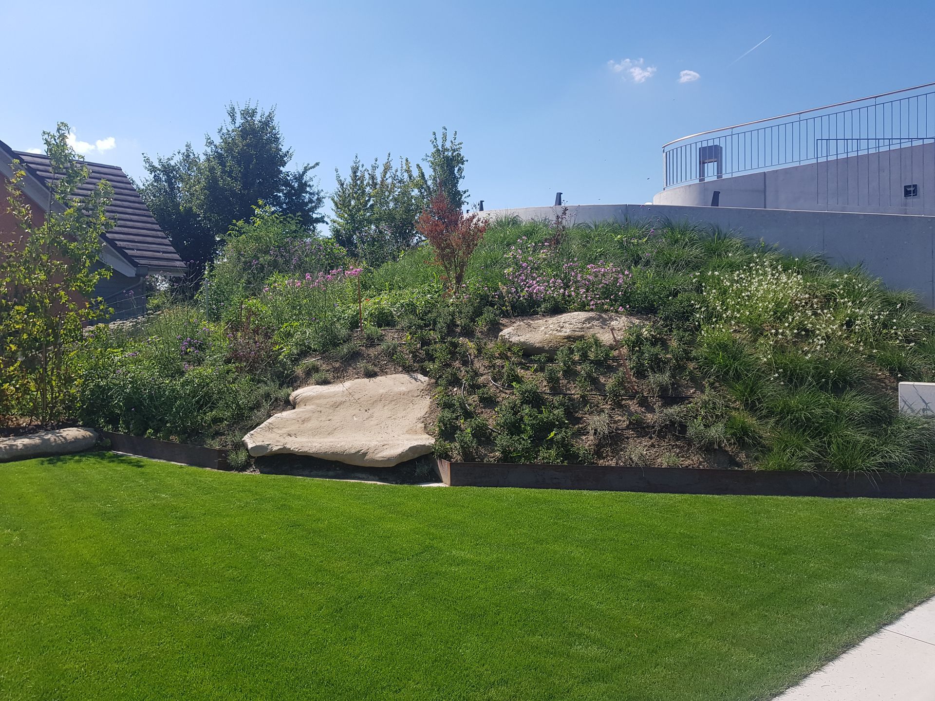 Gartenumgestaltung in Embrach: kreative Lösungen und nachhaltige Materialien.