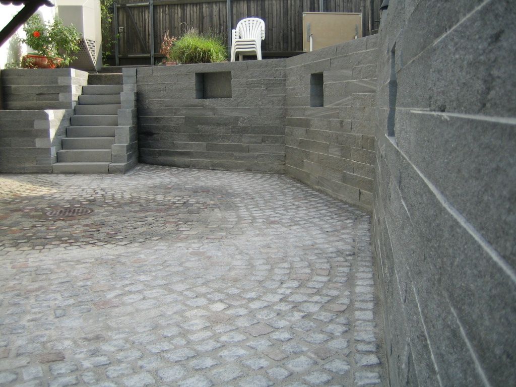 Professionelle Natursteinverlegung in Embrach für Wege und Terrassen.