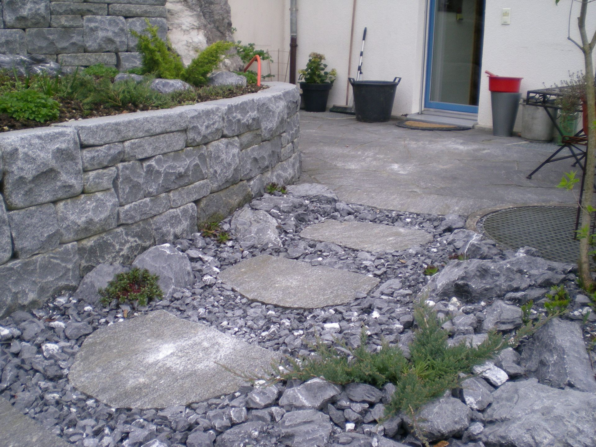 Naturstein-Terrassen in Opfikon: langlebig und pflegeleicht.