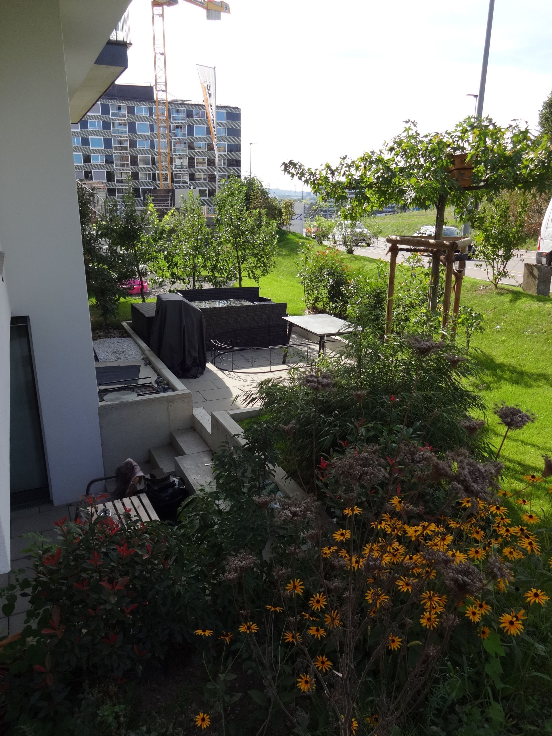 Umgestaltung eines Gartens in Kloten für eine verbesserte Nutzung.