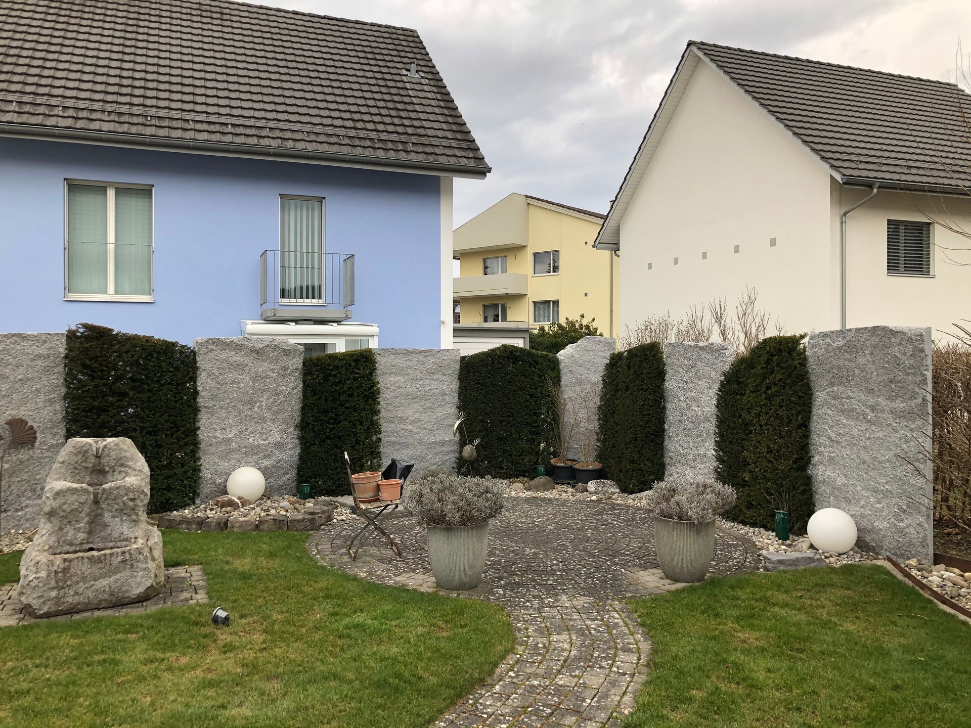 Professioneller Sichtschutz in Andelfingen für den Garten.