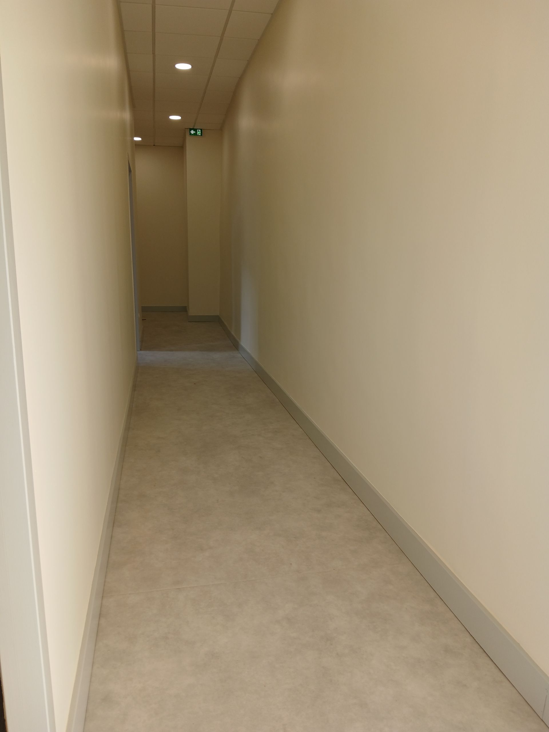 Peinture dans un couloir