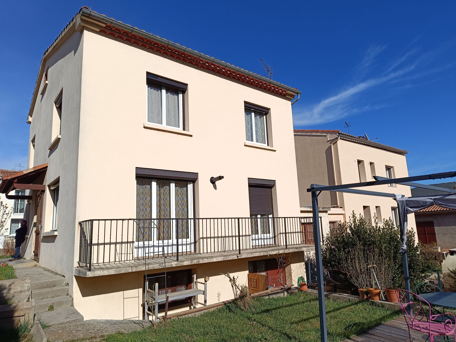 ITE à Quillan d'une maison avec un balcon