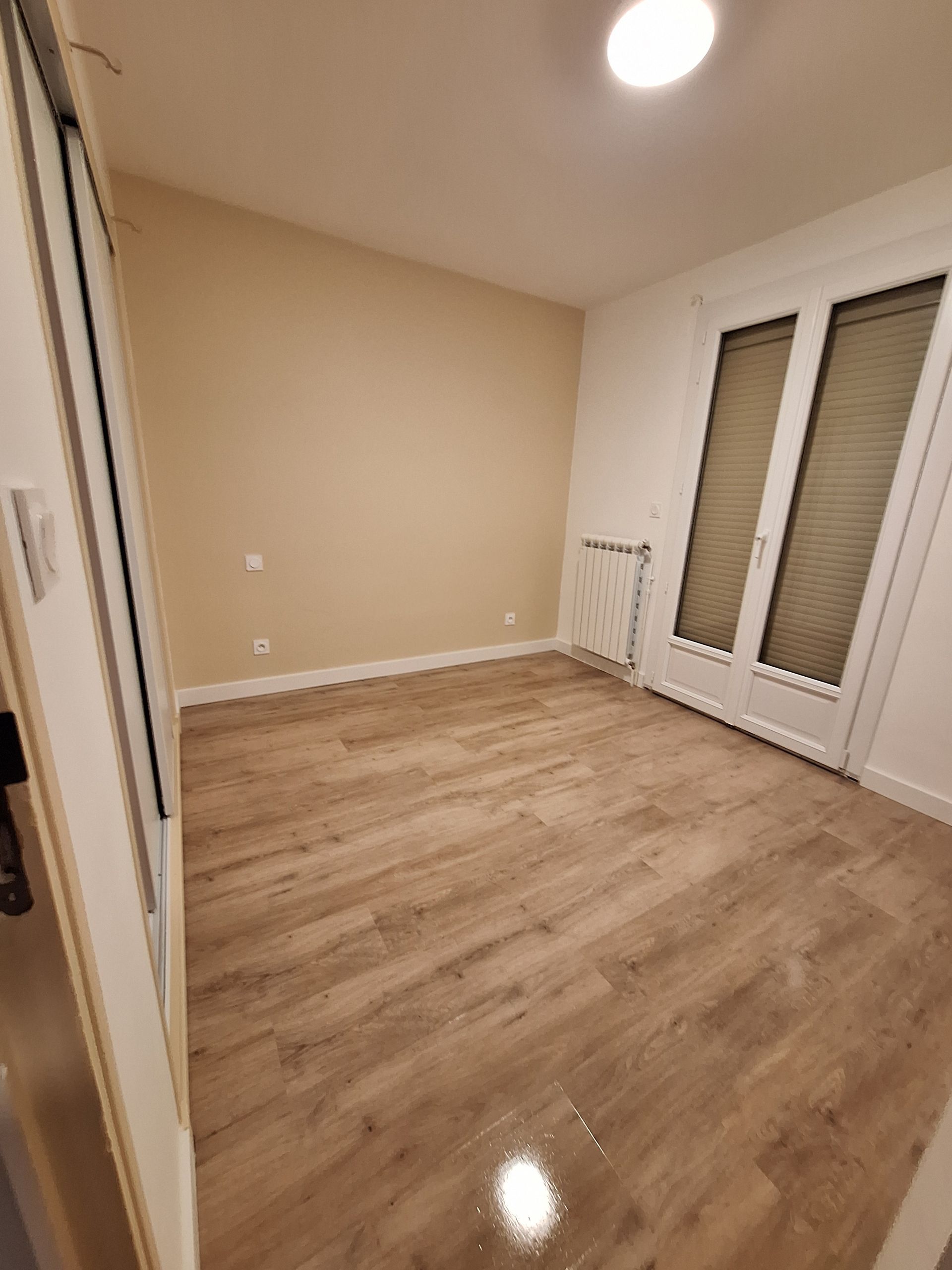 Peinture et sol à Pennautier