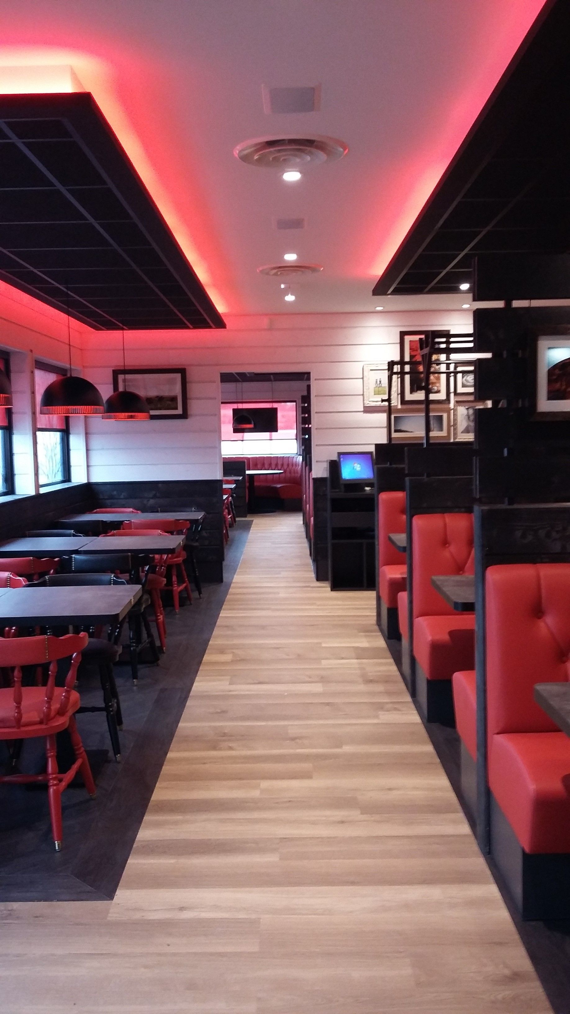 Revêtement de sol et peinture d'un restaurant à Carcassonne