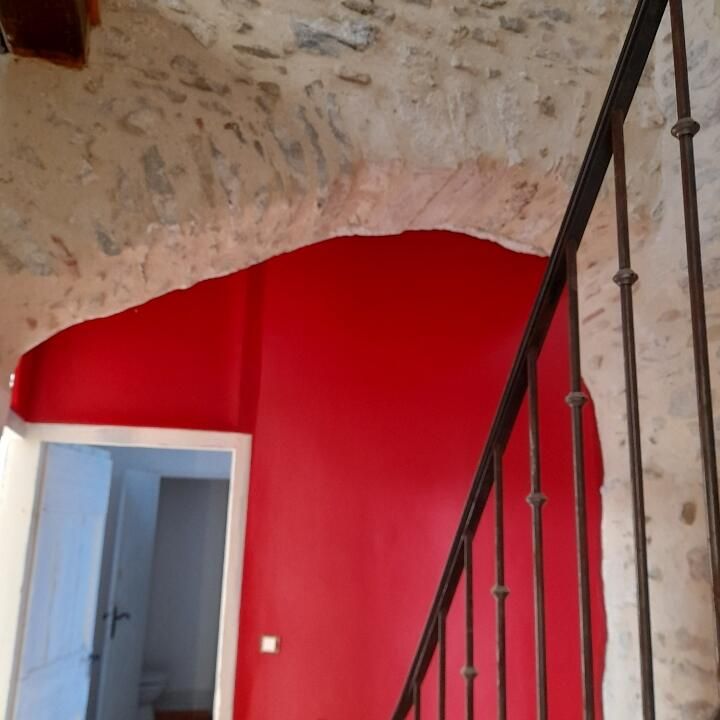 Peinture dans une pièce voutée