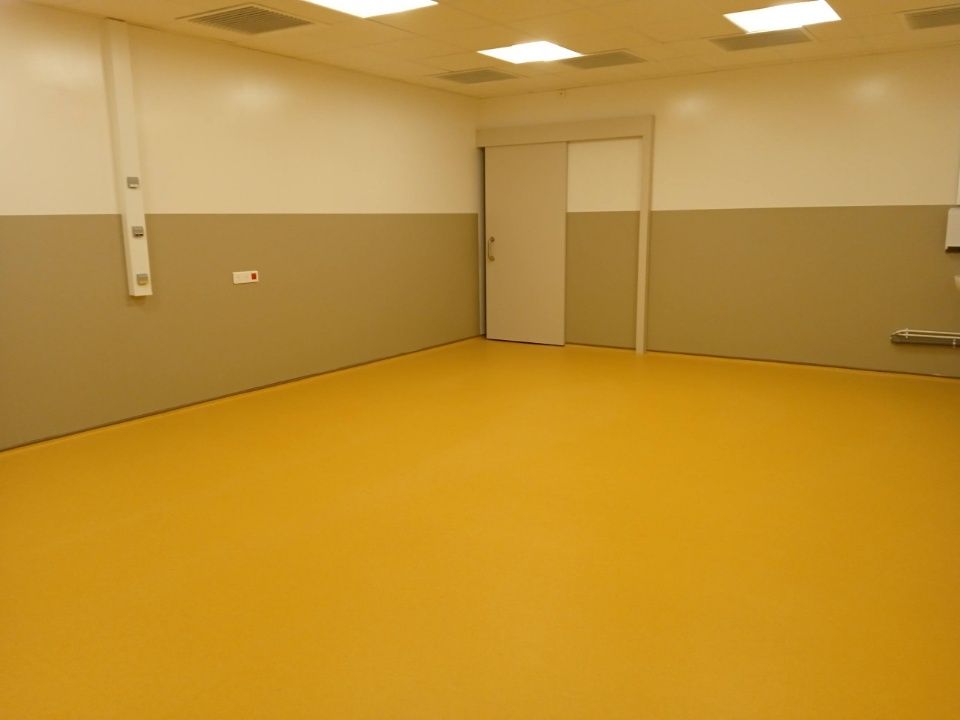 Revêtement de sol jaune à Carcassonne