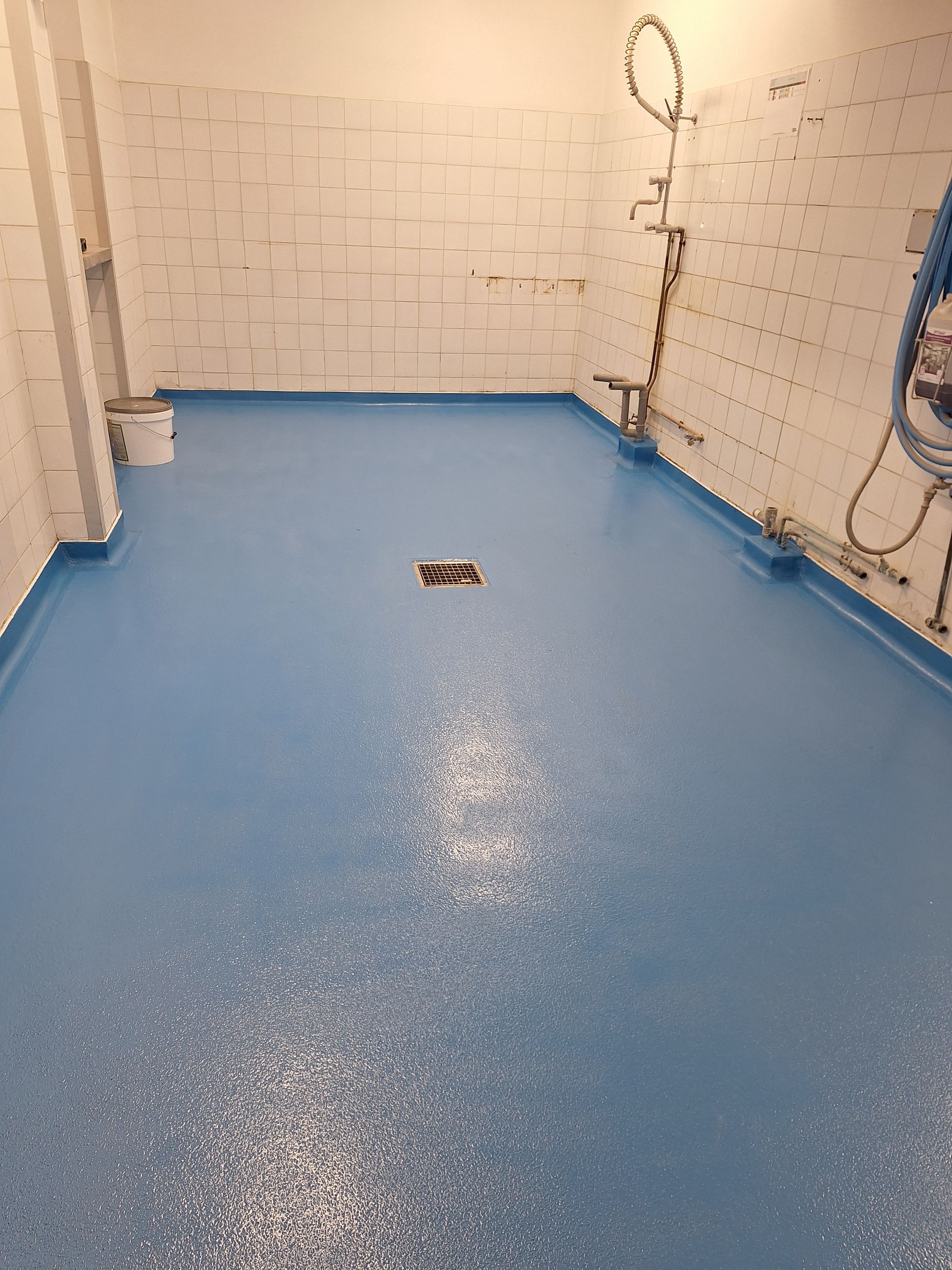 Sol en résine d'une cuisine à Espéraza