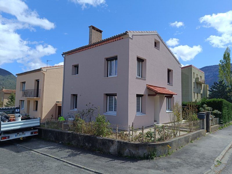 Peinture sur façade pour une maison de Limoux