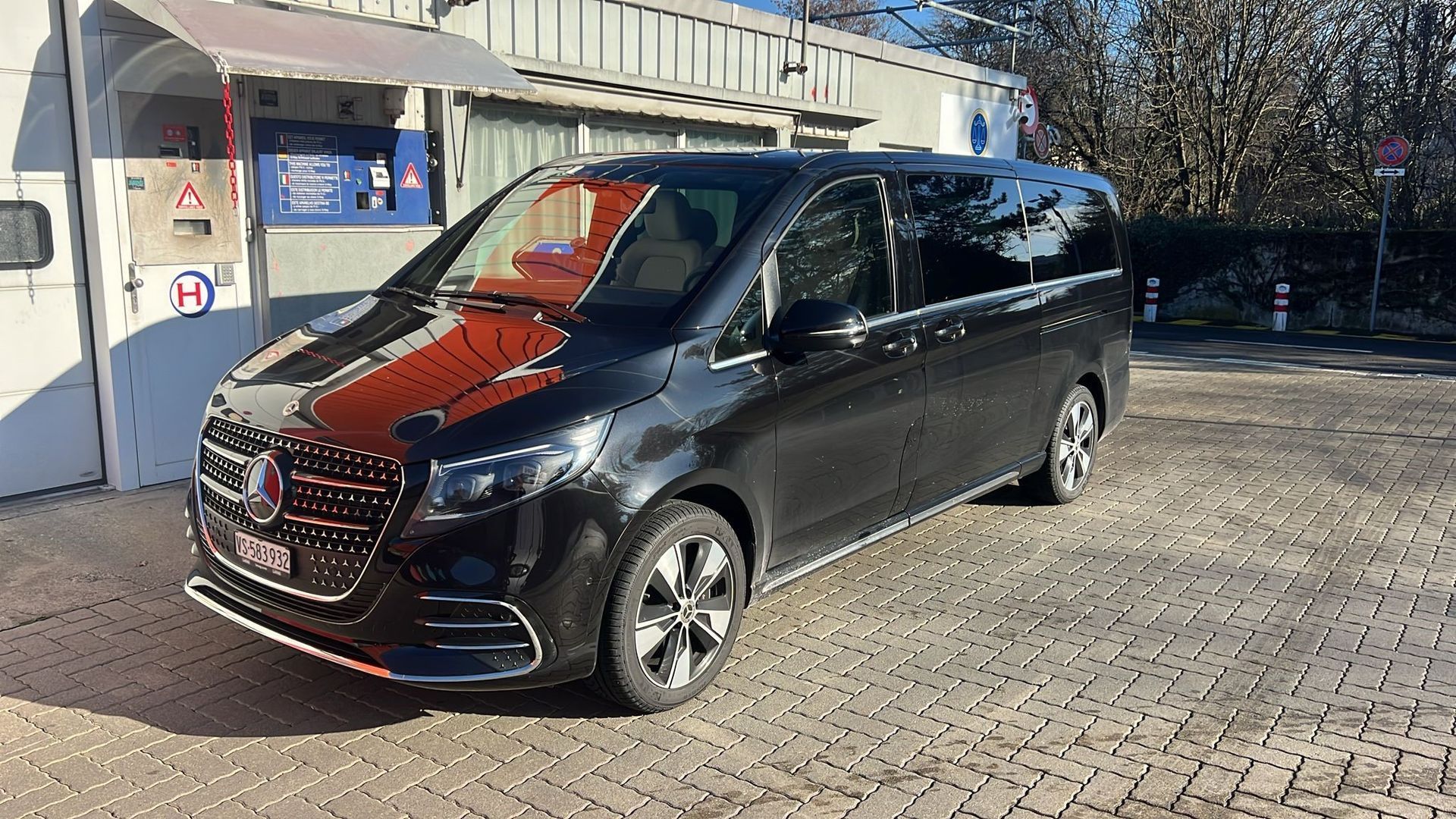 Véhicule Mercedes, 7 places - Limousine Service V.I.P