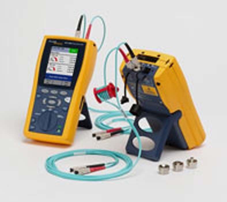 Un dispositivo amarillo con una pantalla azul está conectado a un cable azul