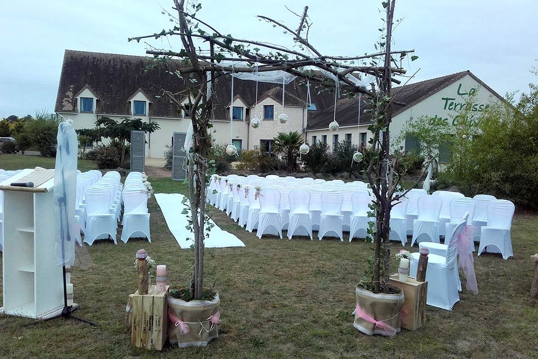 Autel de réception de mariage au domaine de la Terrasse aux Oliviers