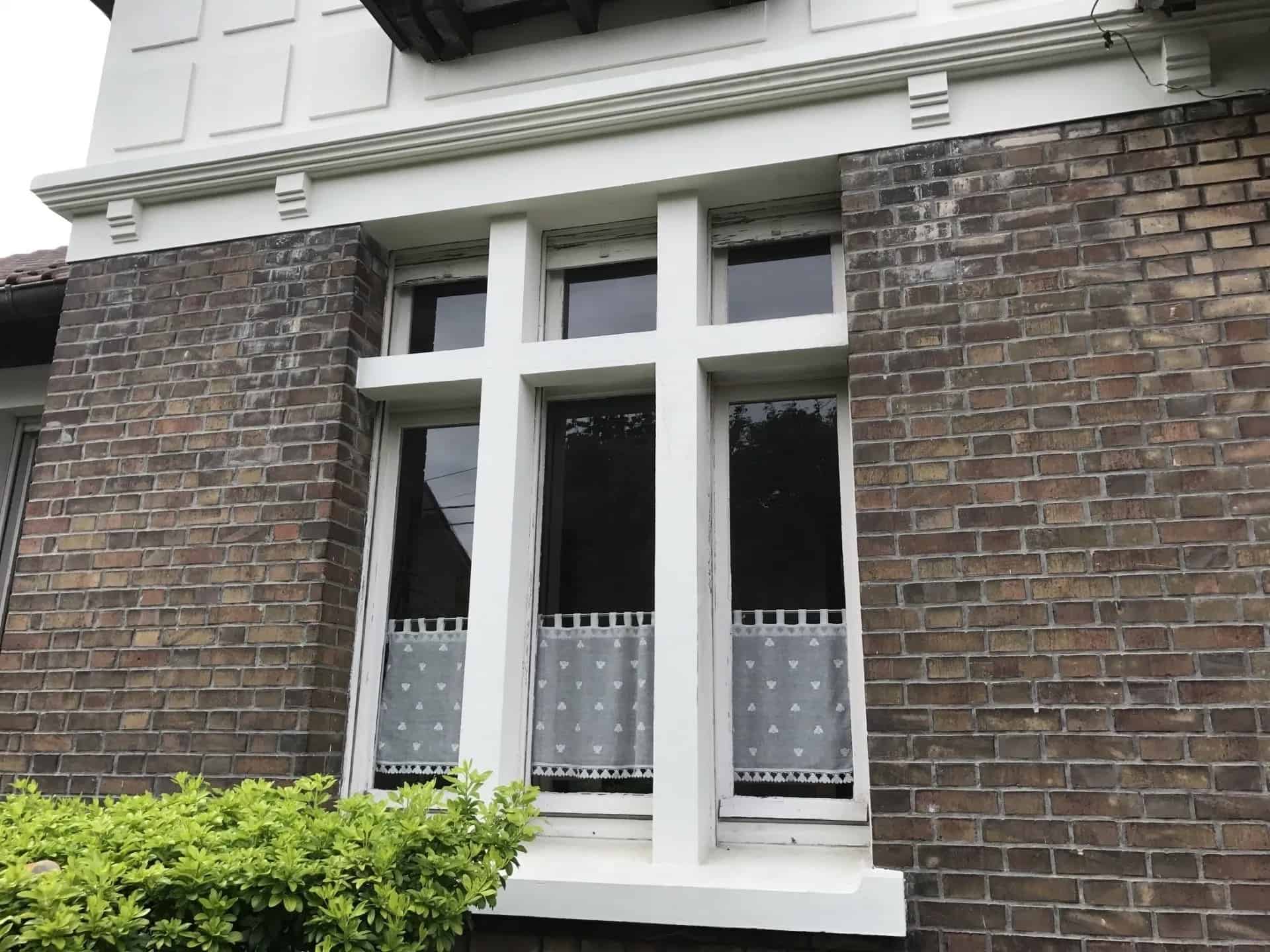 Menuiserie de fenêtres étroites sur mesure