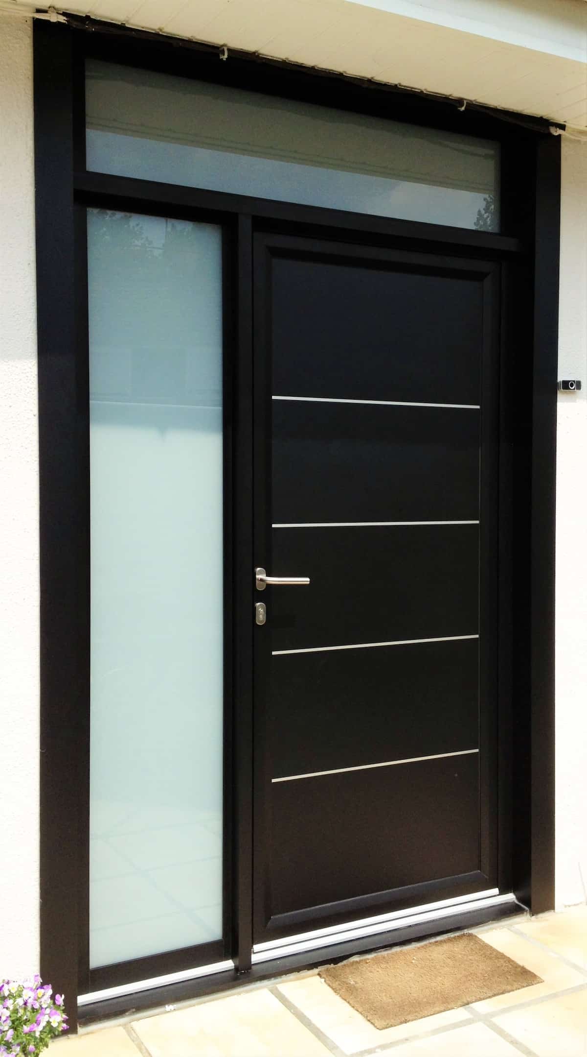 Porte noire aluminium vitrée
