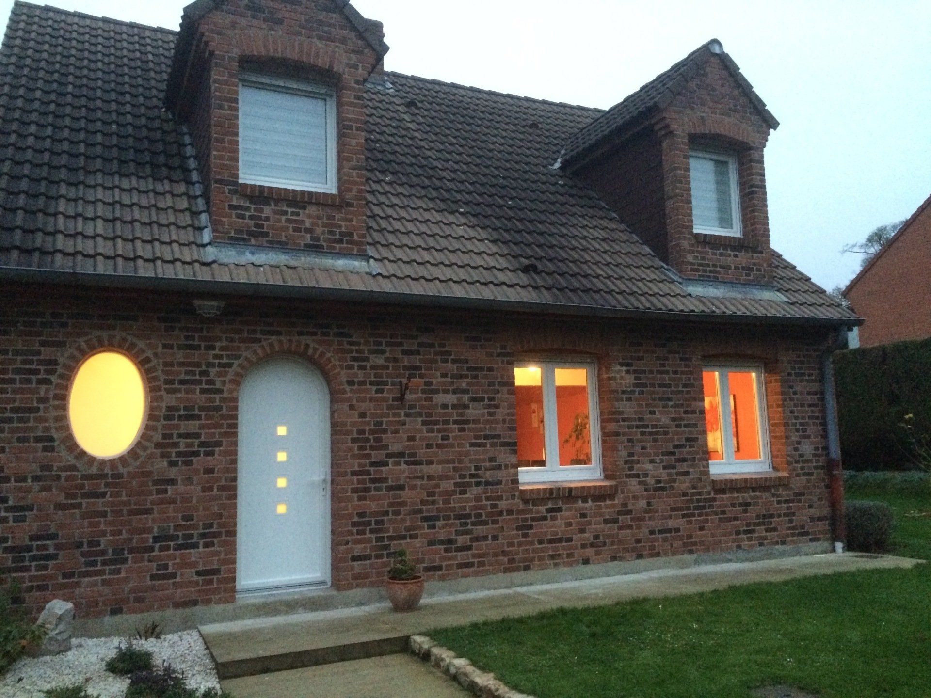 Rénovation portes et fenêtres sur maison traditionnelle