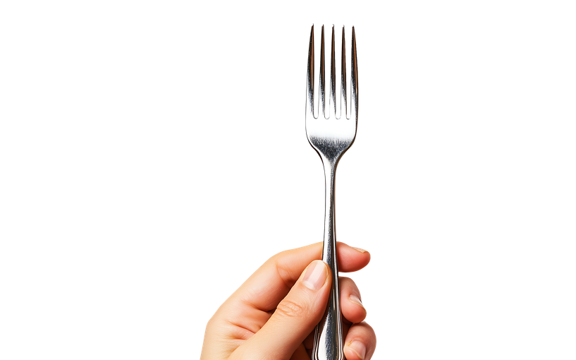 Une main qui tient une fourchette