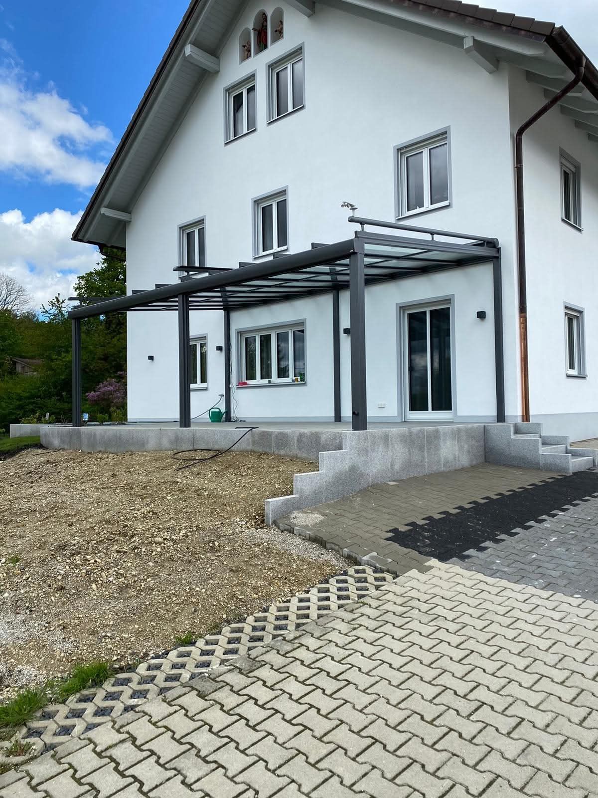 Ästhetischer Sonnen- und Wetterschutz für Ihre Terrasse