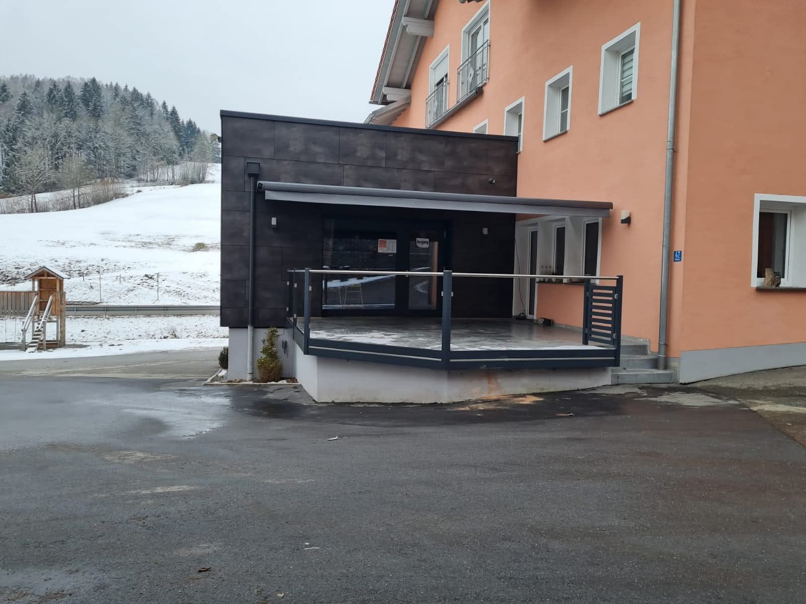 Schutzdach für Haustür und Garten