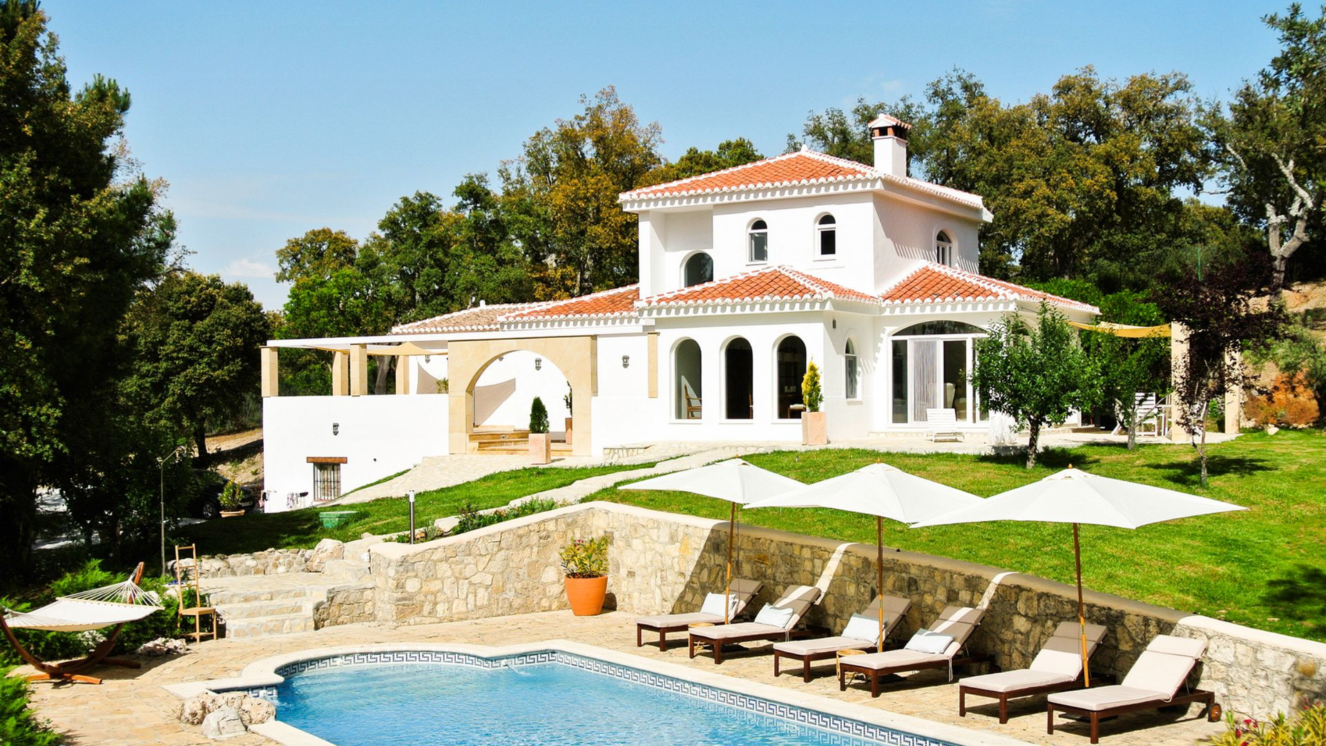 Villa Valparaiso with pool, sun loungers and garden in Andalusia
