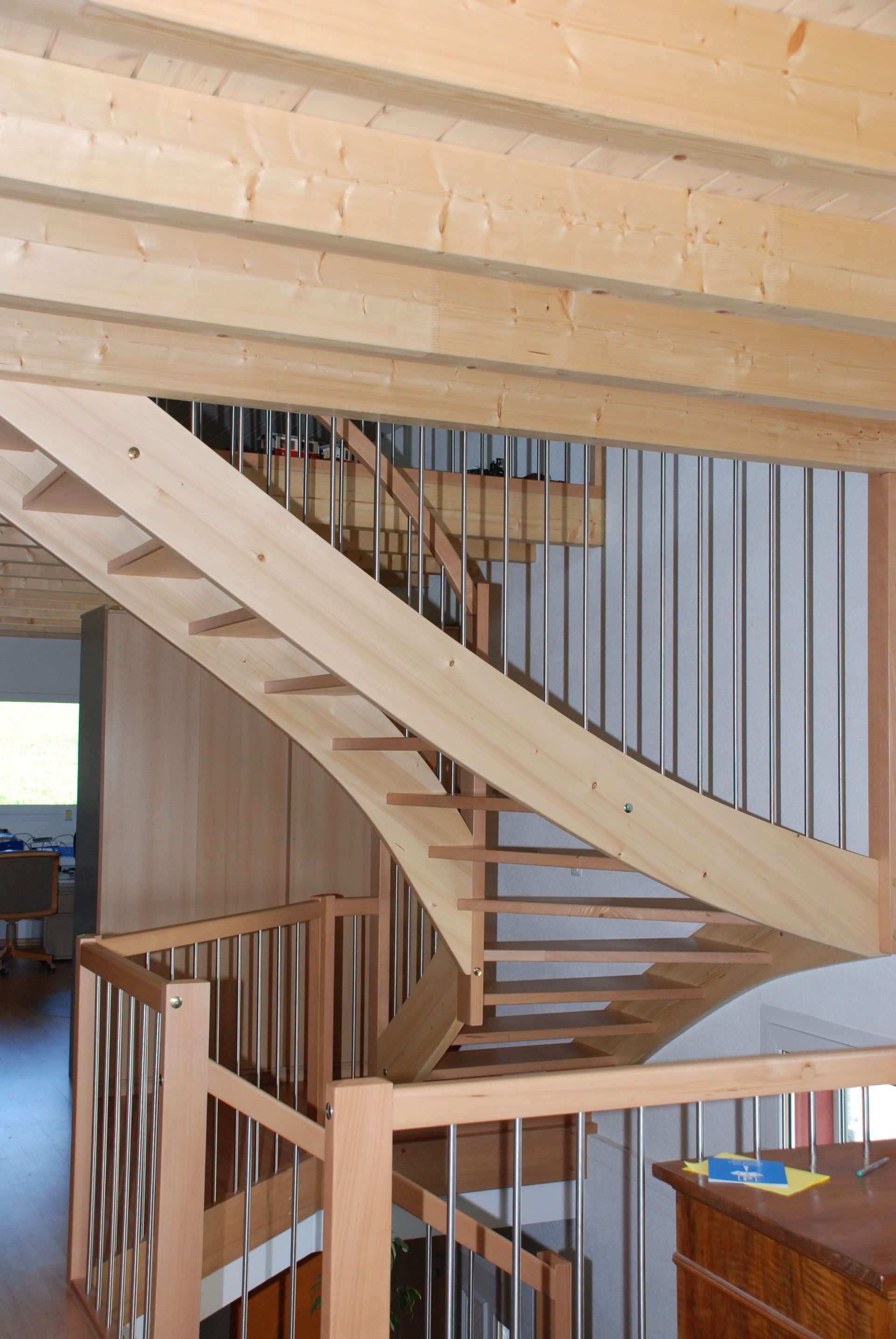 Holztreppen - Bisseger Holzbau Innenausbau GmbH