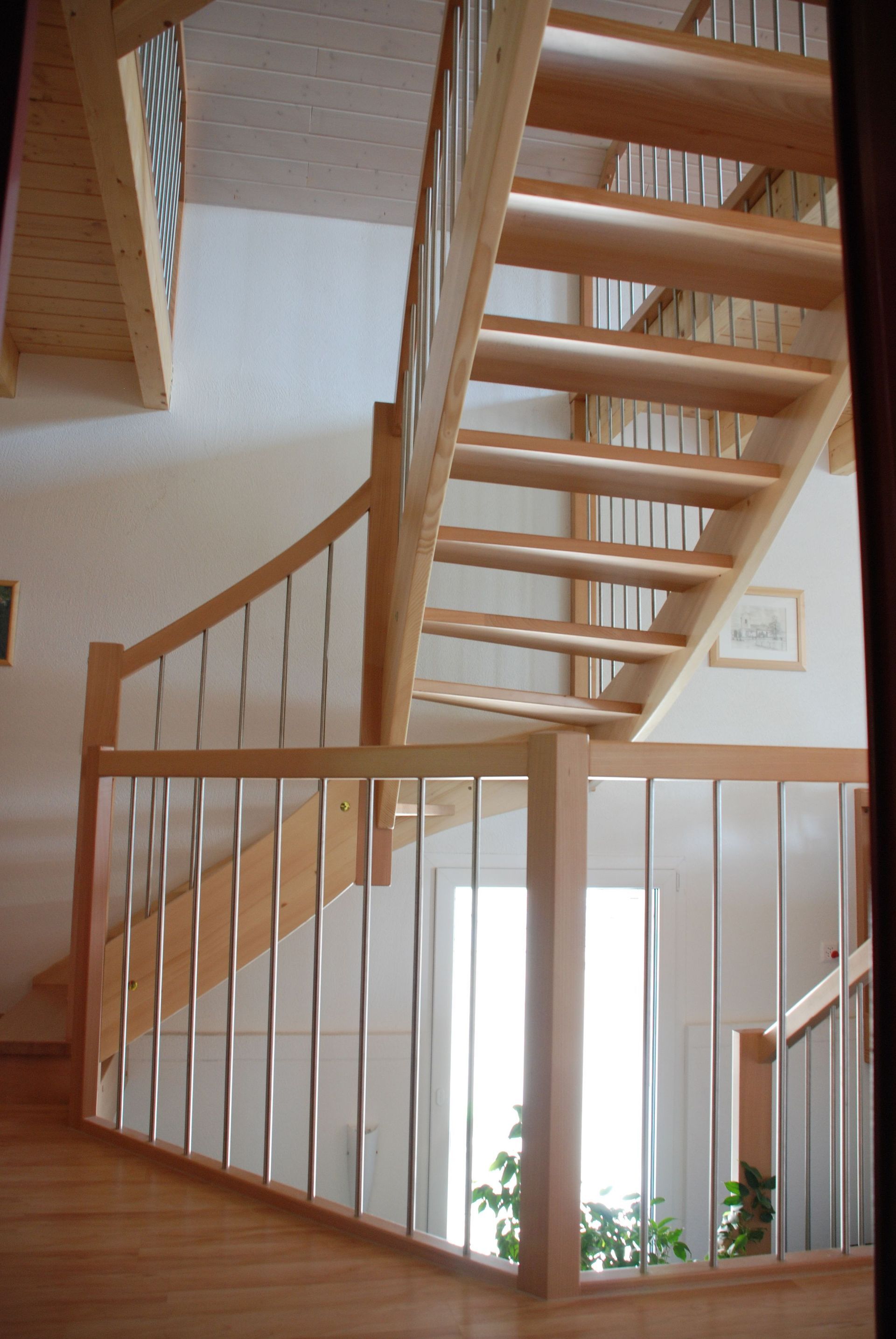 Holztreppen - Bisseger Holzbau Innenausbau GmbH