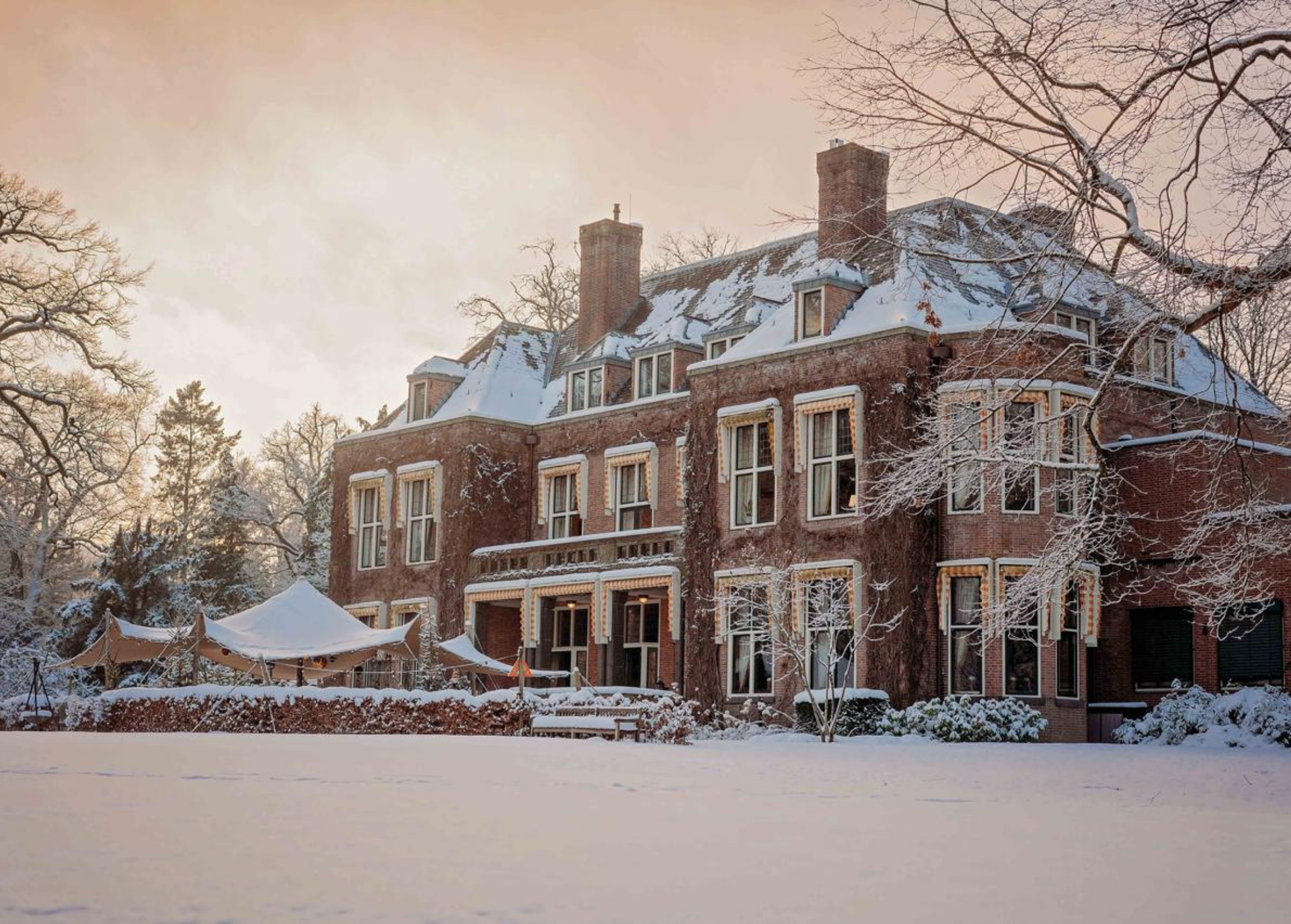 Fotografie - 'Landgoed in de sneeuw' Linda Ringelberg van Rhijn
Dronefotografie - 'Landgoed in de sneeuw' Nick Ringelberg