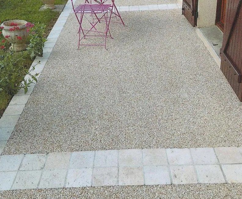 Terrasse en béton désactivé