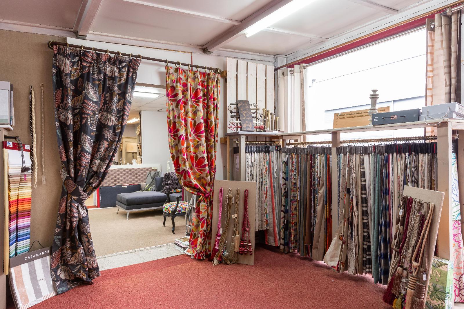 Large choix de tissus de Rideaux