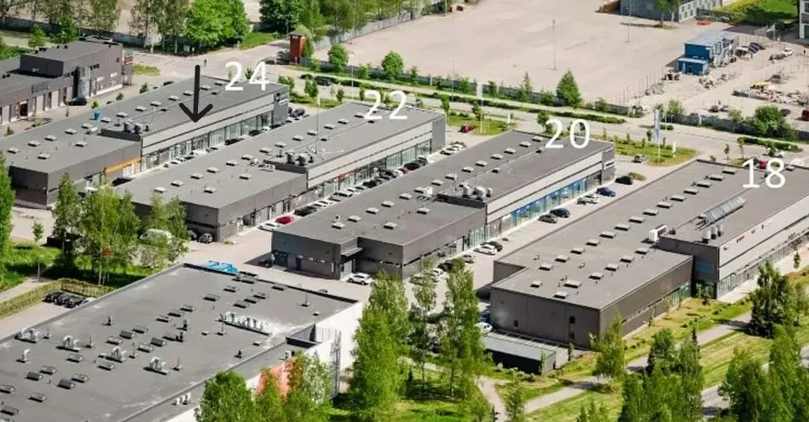 Rakennus 3, liiketila 15, käynti Moukarinkujan puolelta.