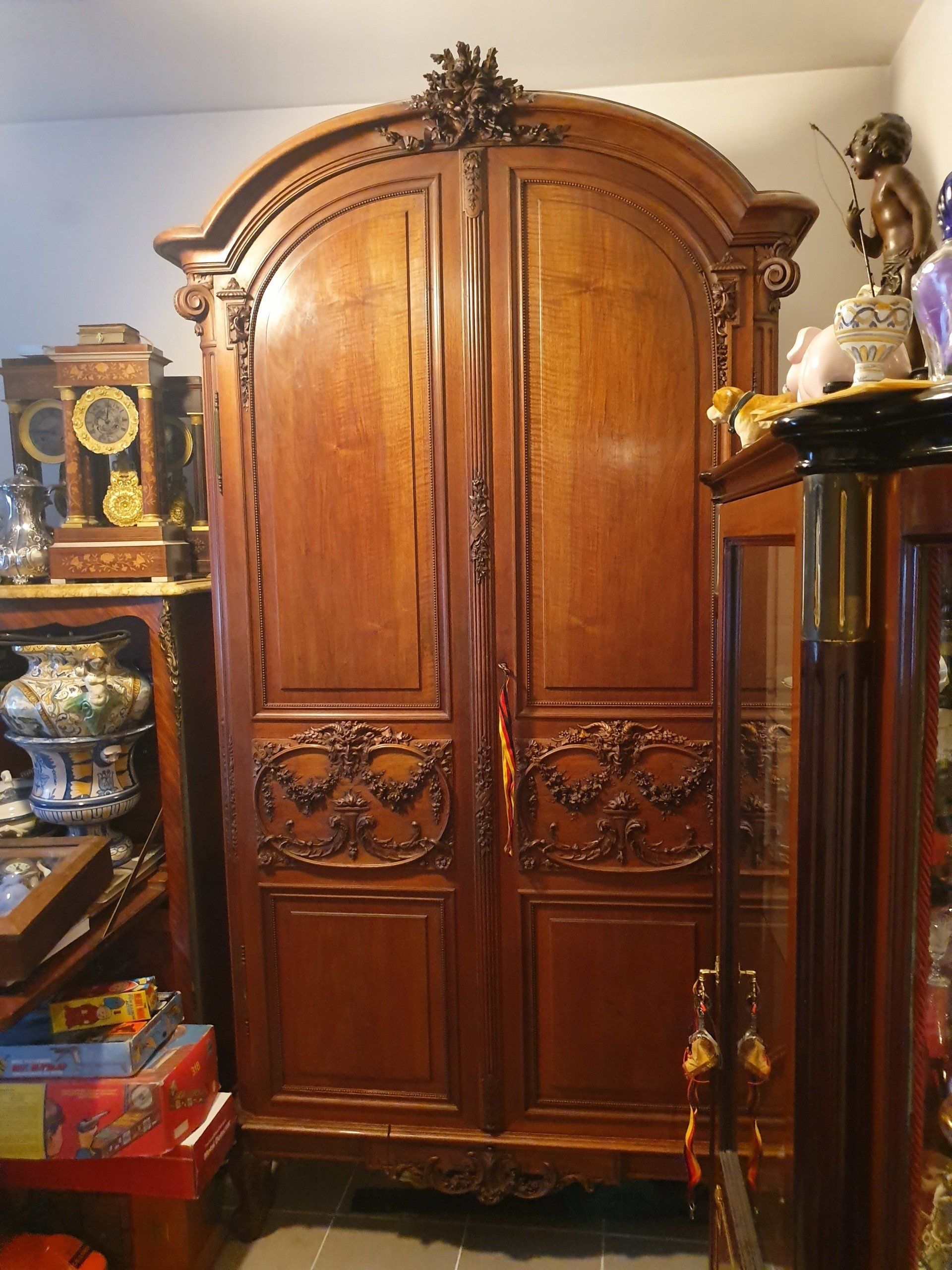 Armoire en bois