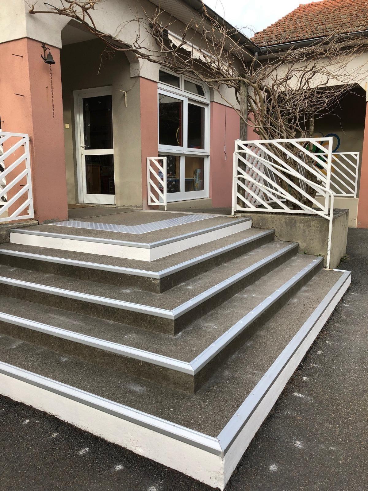 Mise en accessibilité escalier Ecole Cusset