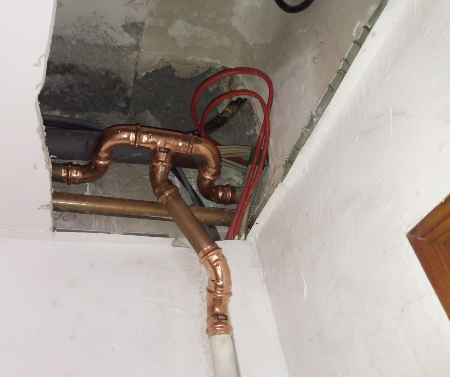 Raccord de plomberie serti