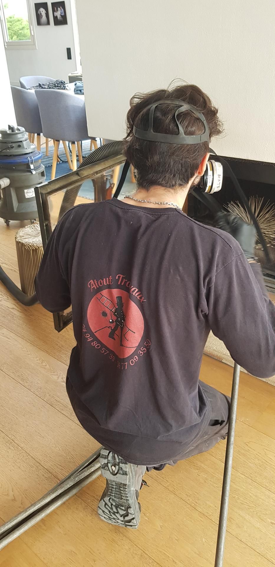 Combles perdus avec une mousse isolante blanche