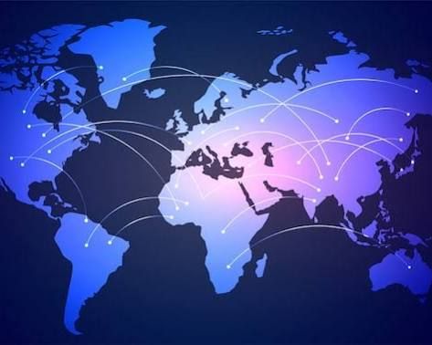 Mapa del mundo estilizado con líneas de conexión luminosas que atraviesan los continentes en tonos azules y morados.