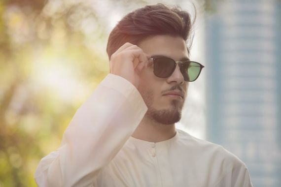 Mann mit Sonnenbrille