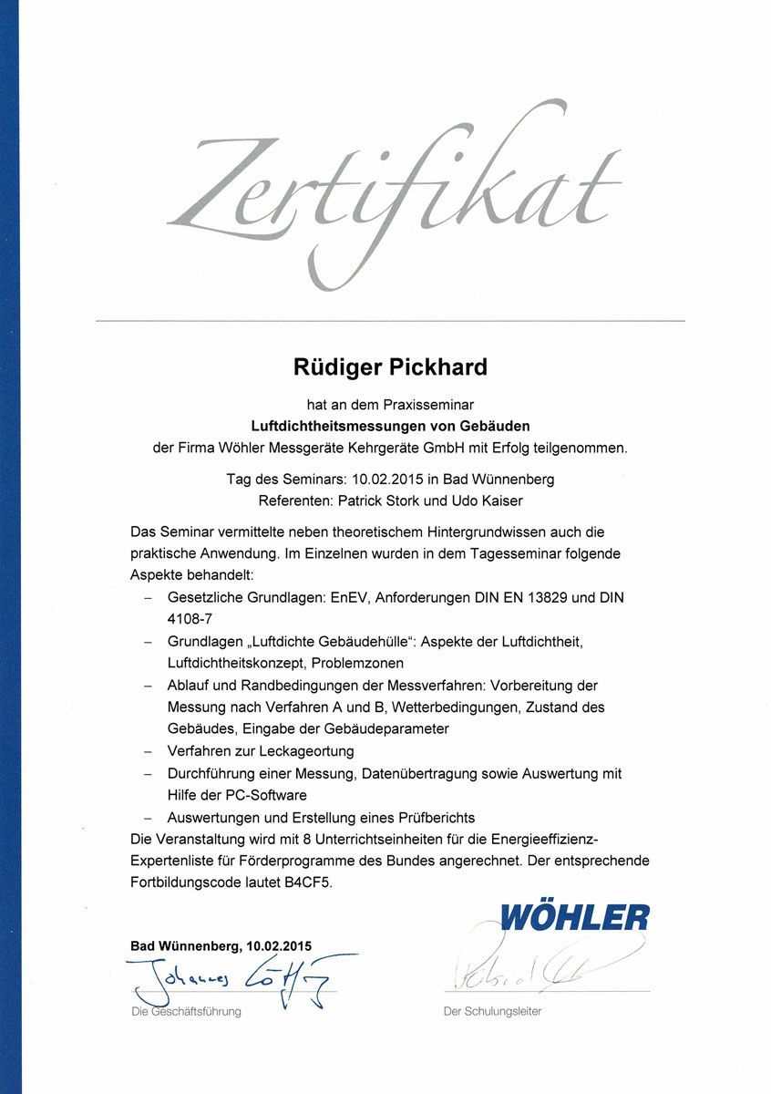 Ein weißes Zertifikat mit blauem Rand und dem Wort „Zertifikat“ darauf.