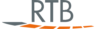 RTB-tekstilogo harmailla kirjaimilla ja oransseilla korostuspalkeilla.