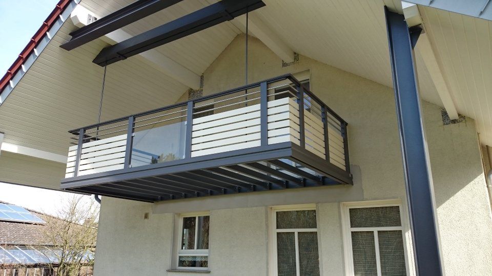 Hängebalkon aus Metall