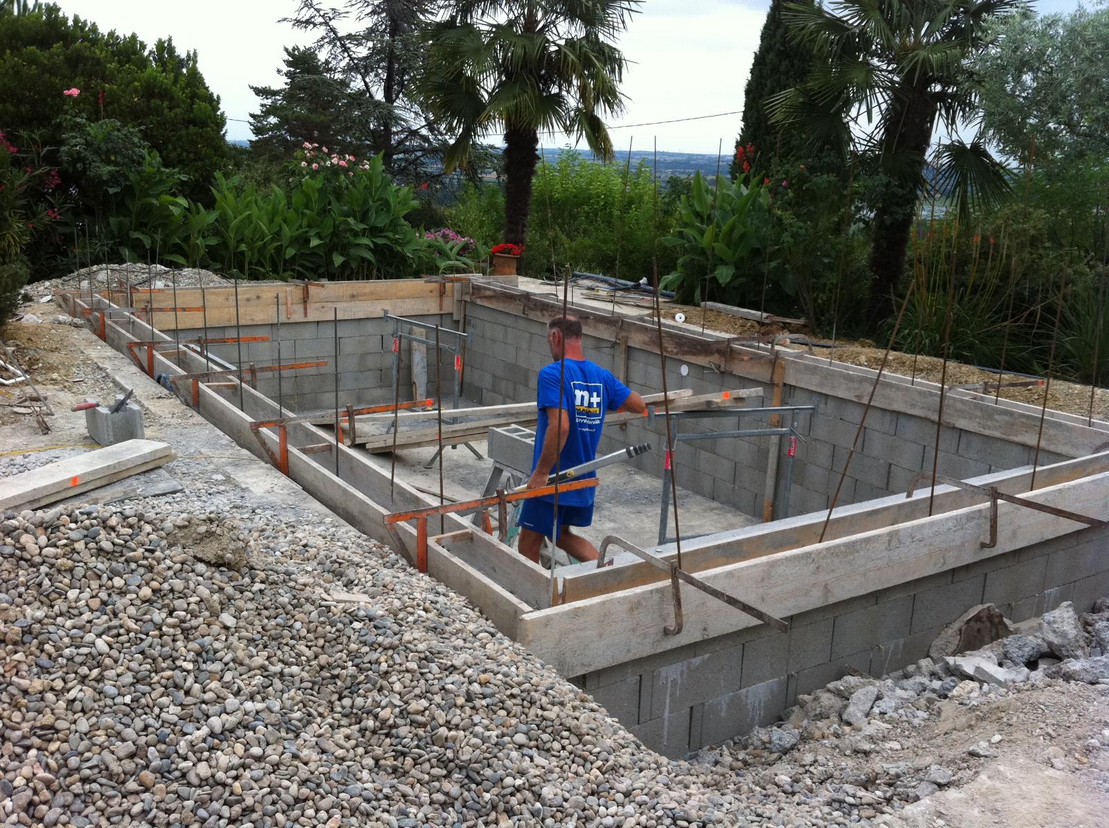 Construction de piscine à débordement