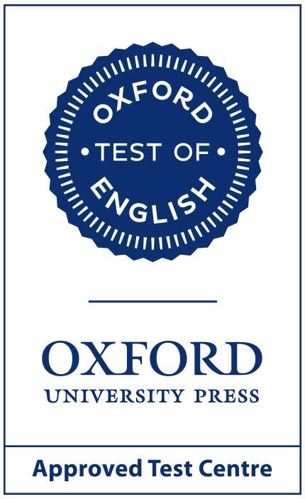 Logotipo de centro examinador autorizado de Oxford University Press para el “Test of English”, en azul y blanco.