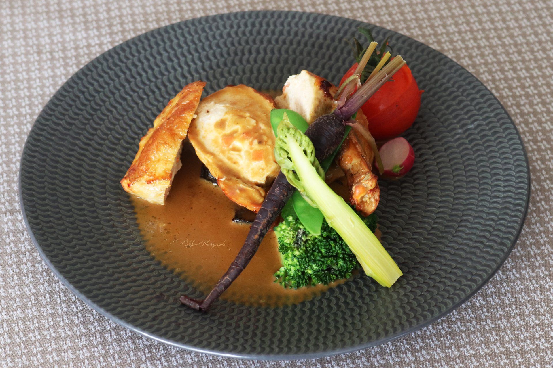 Plat végétarien et viande