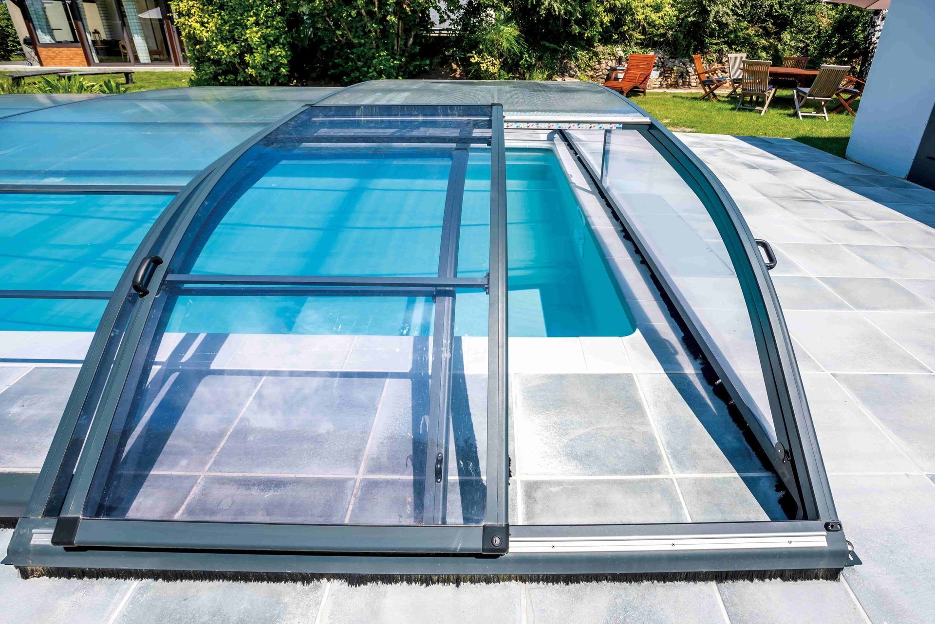 Piscine Desjoyaux - Dream Life Sàrl Crissier : abri de piscine Abriblue