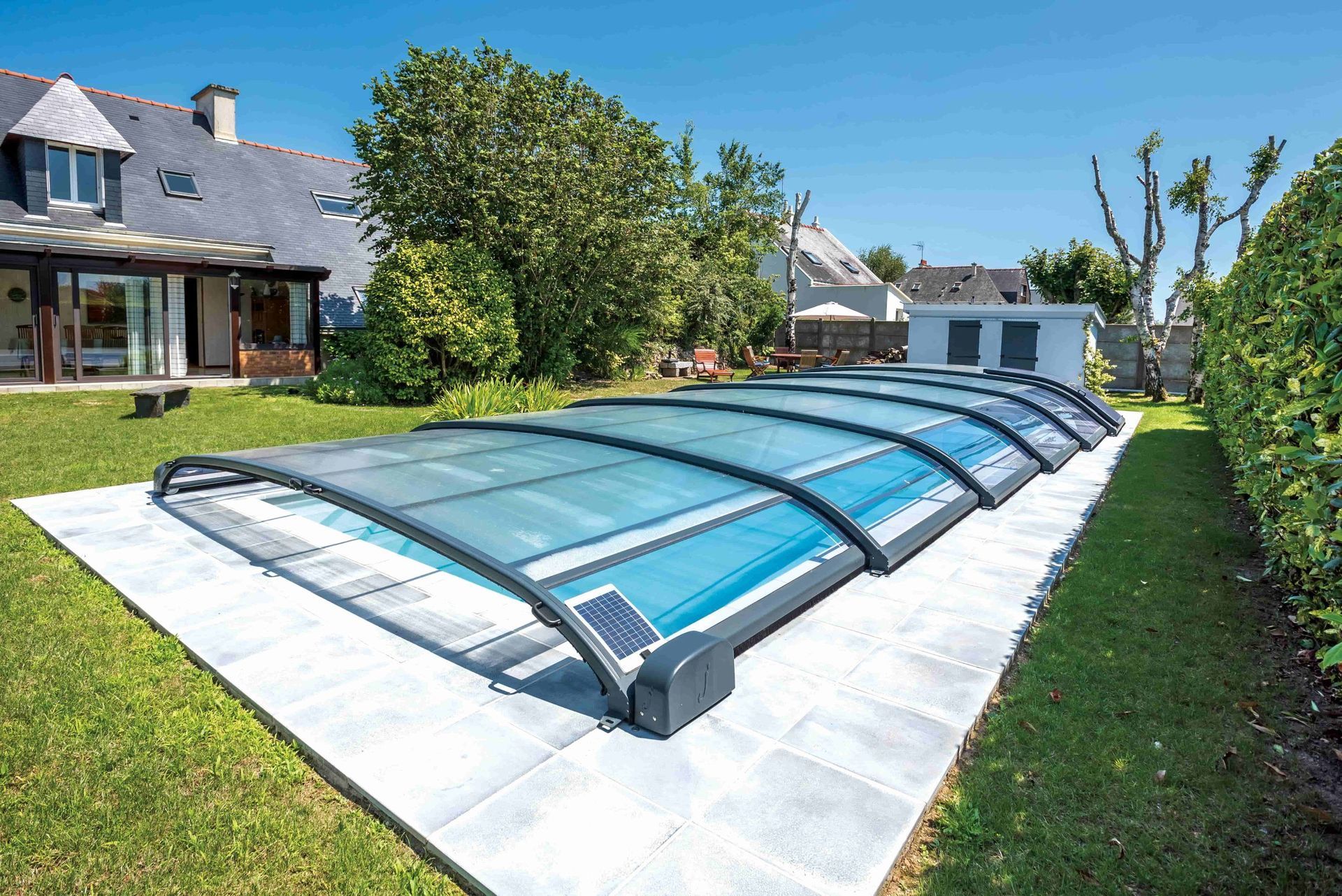 Piscine Desjoyaux - Dream Life Sàrl Crissier : abri de piscine Abriblue