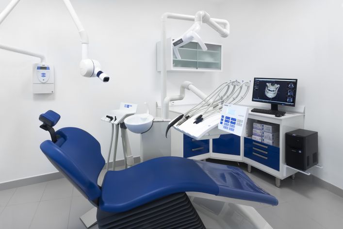 Studio Dentistico Malan - Poltrona e attrezzi