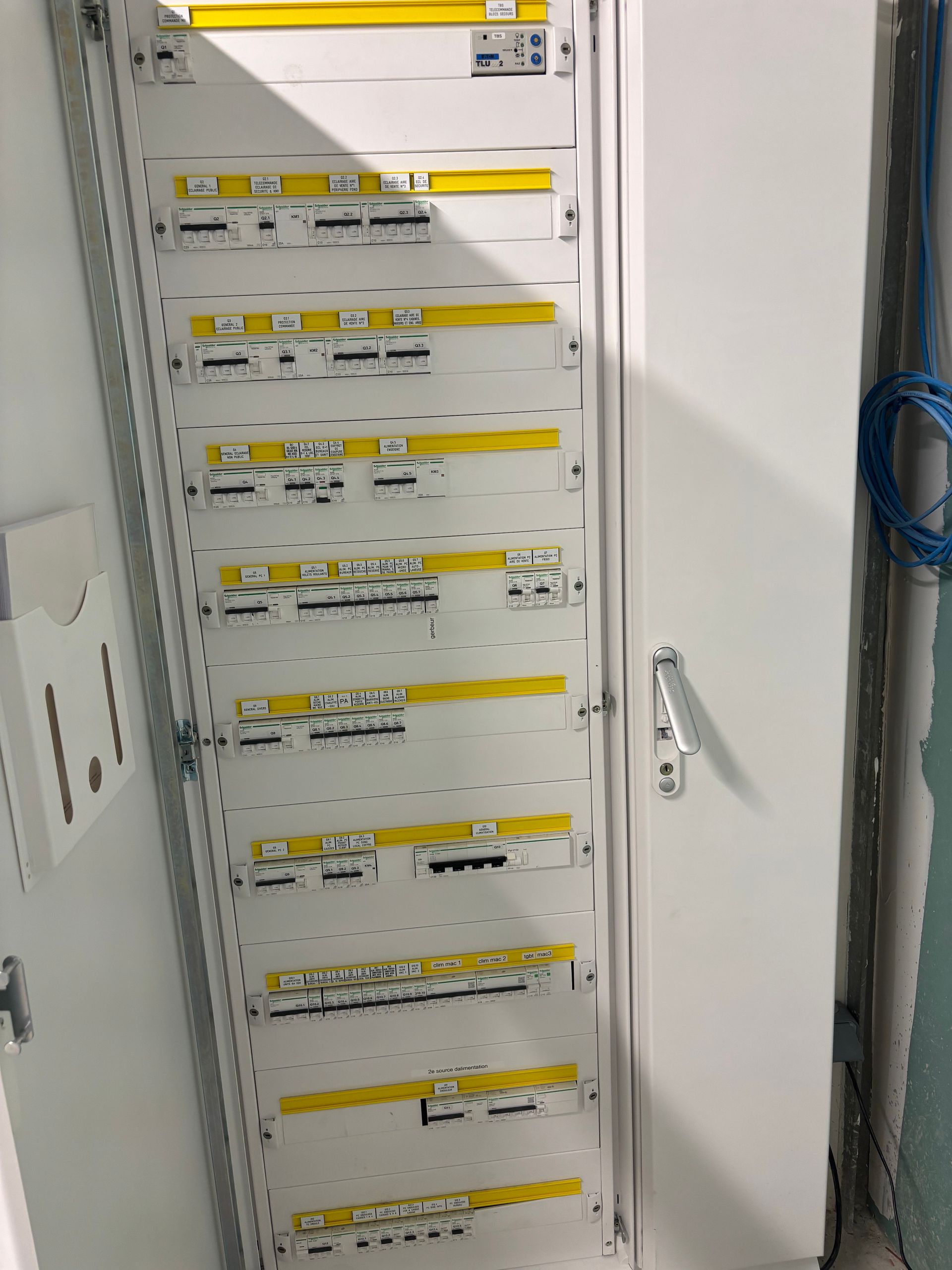 Vers la page Dépannage électrique.