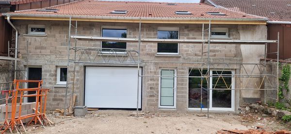 Porte de garage blanche