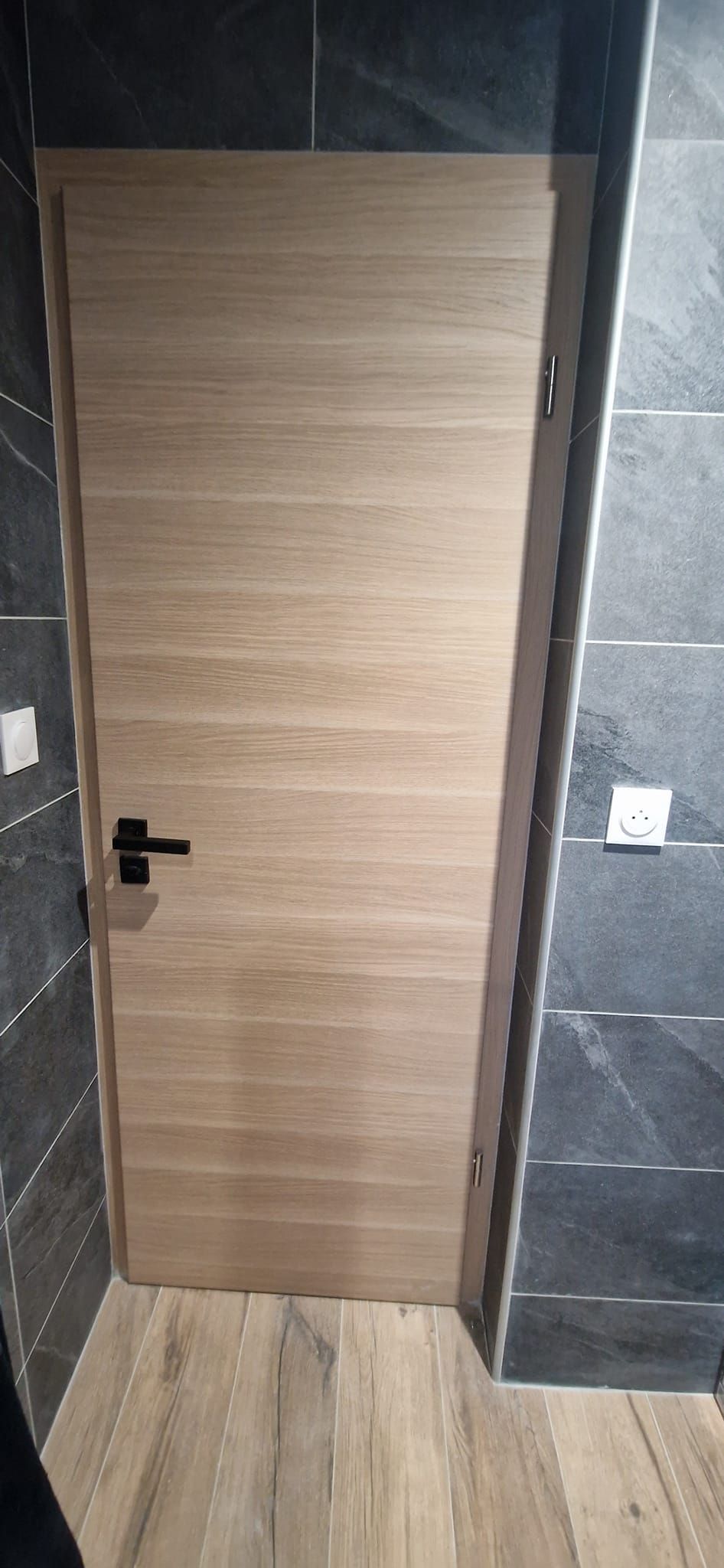 Porte de salle de bains